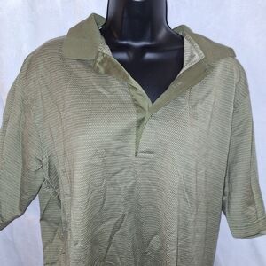 Green Polo Shirt with Textured Fabric and Sporty Design